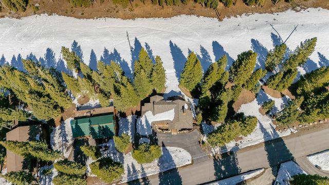11221 Skislope Way, Truckee, CA 96161