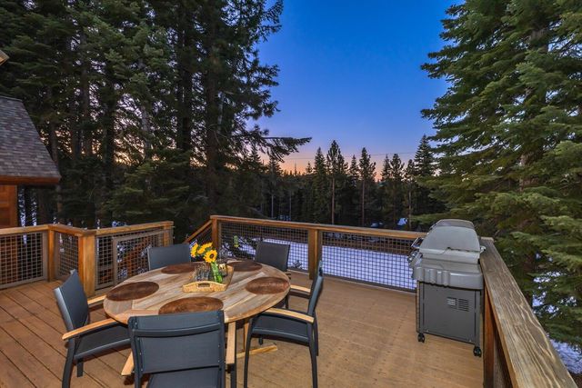 11221 Skislope Way, Truckee, CA 96161