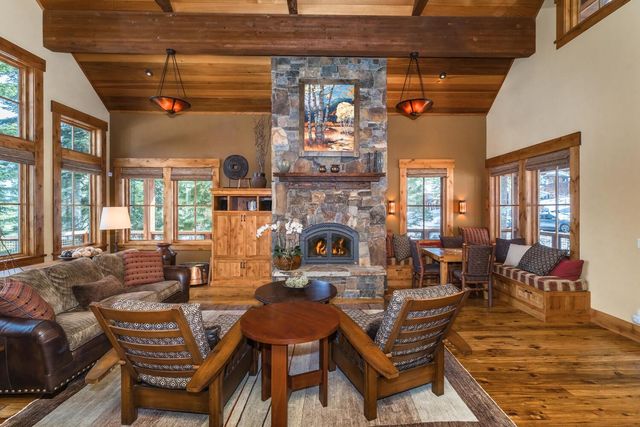 11221 Skislope Way, Truckee, CA 96161