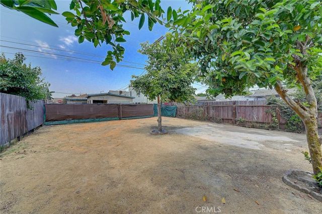 811 E 42nd, Los Angeles, CA 90011