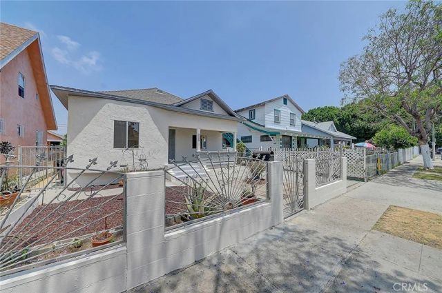 811 E 42nd, Los Angeles, CA 90011