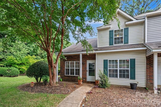 5845 Cougar Lane, Charlotte, NC 28269