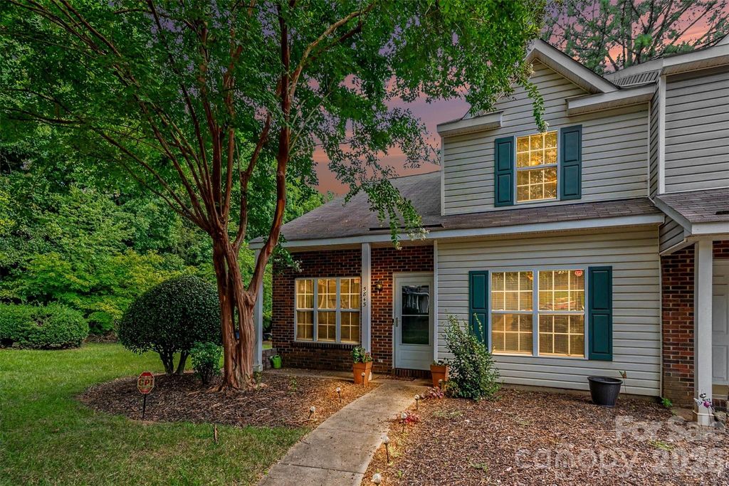 5845 Cougar Lane, Charlotte, NC 28269