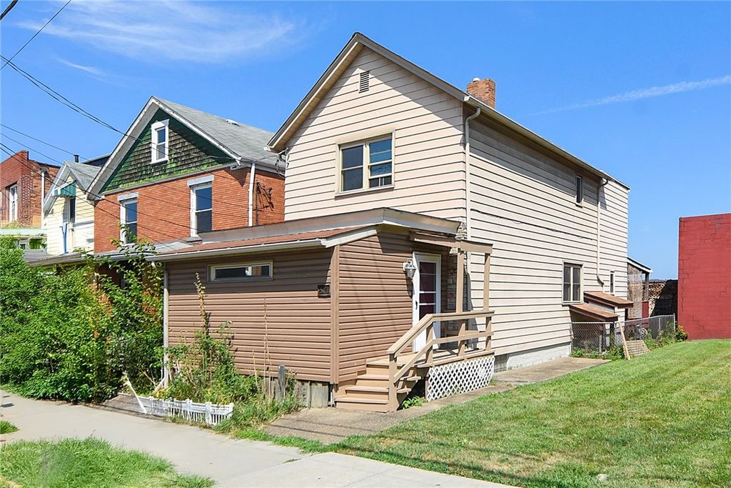 541 8th St, Ambridge, PA 15003