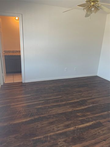4600 Alamosa Street, Fort Worth, TX 76119