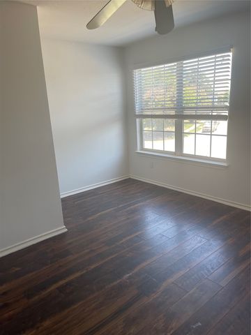 4600 Alamosa Street, Fort Worth, TX 76119