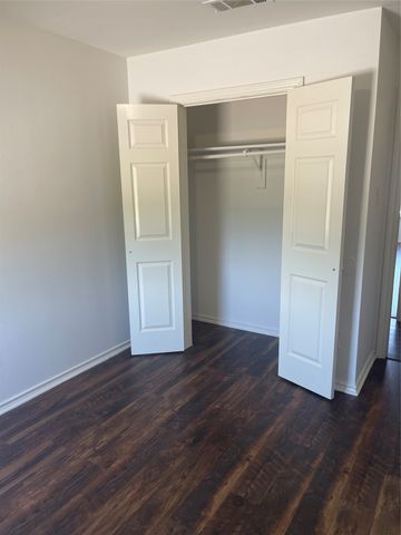4600 Alamosa Street, Fort Worth, TX 76119