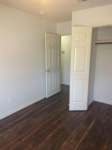 4600 Alamosa Street, Fort Worth, TX 76119