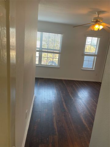4600 Alamosa Street, Fort Worth, TX 76119