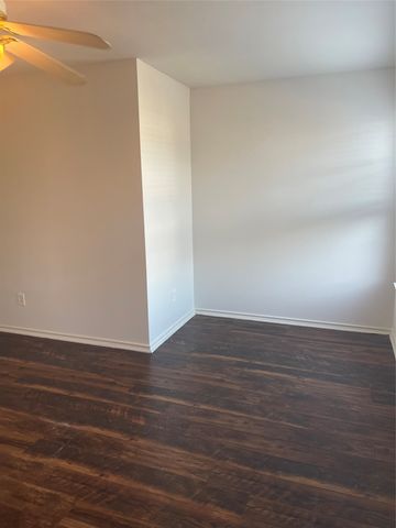 4600 Alamosa Street, Fort Worth, TX 76119