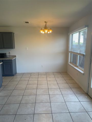 4600 Alamosa Street, Fort Worth, TX 76119