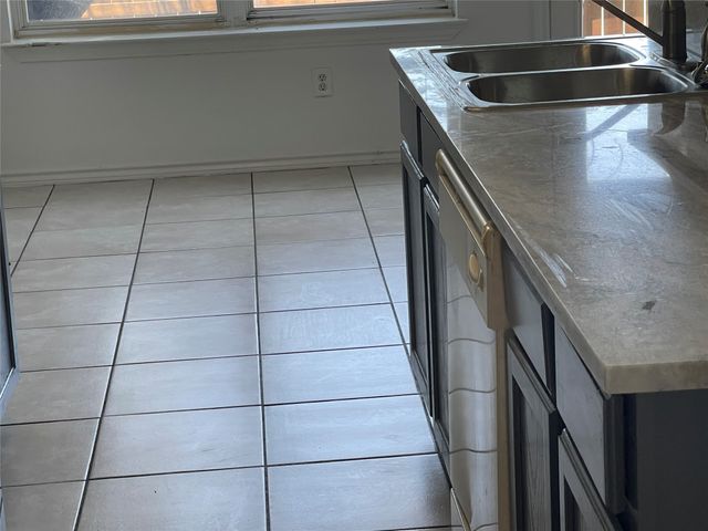4600 Alamosa Street, Fort Worth, TX 76119