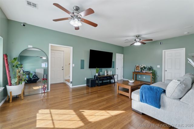 16550 S Elwood Avenue, Glenpool, OK 74033