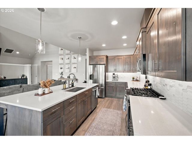 3635 Sw BADGER Ct, Redmond, OR 97756