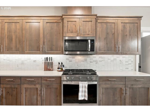 3635 Sw BADGER Ct, Redmond, OR 97756
