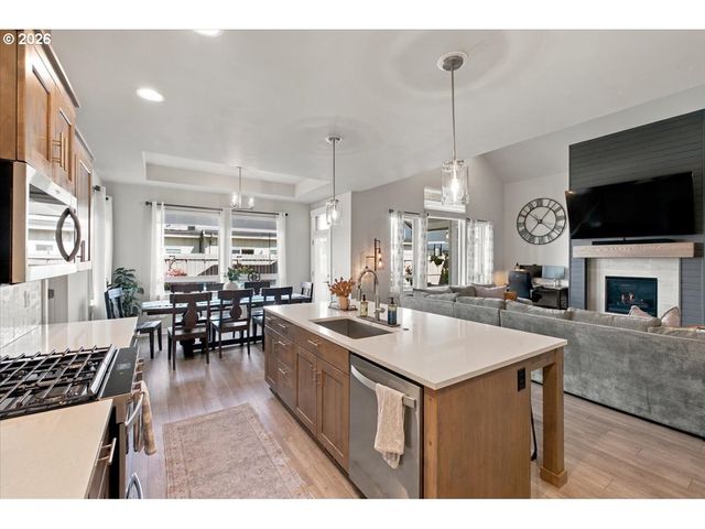 3635 Sw BADGER Ct, Redmond, OR 97756