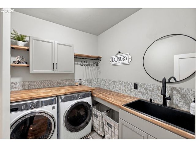 3635 Sw BADGER Ct, Redmond, OR 97756