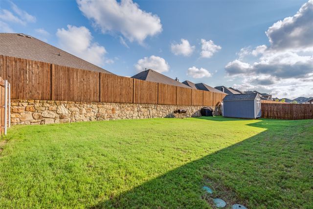 1003 Creekhaven Lane, Mansfield, TX 76063