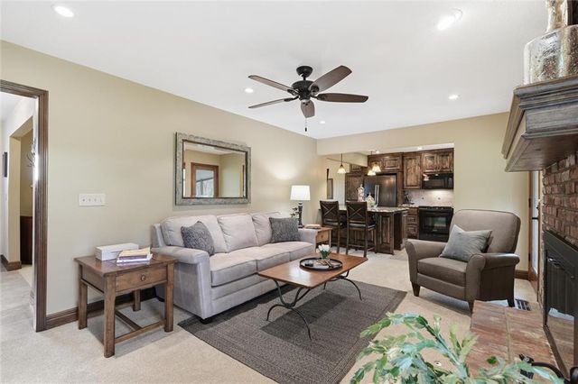 16537 Glenwood Street, Stilwell, KS 66085