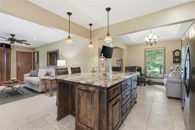 16537 Glenwood Street, Stilwell, KS 66085