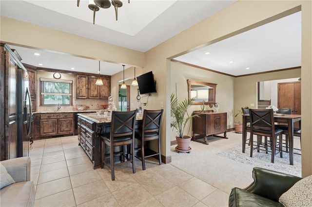 16537 Glenwood Street, Stilwell, KS 66085