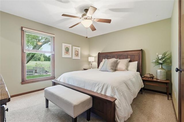 16537 Glenwood Street, Stilwell, KS 66085