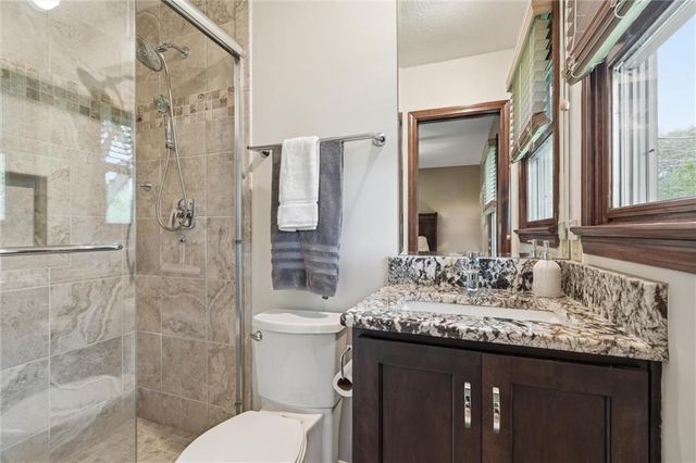 16537 Glenwood Street, Stilwell, KS 66085