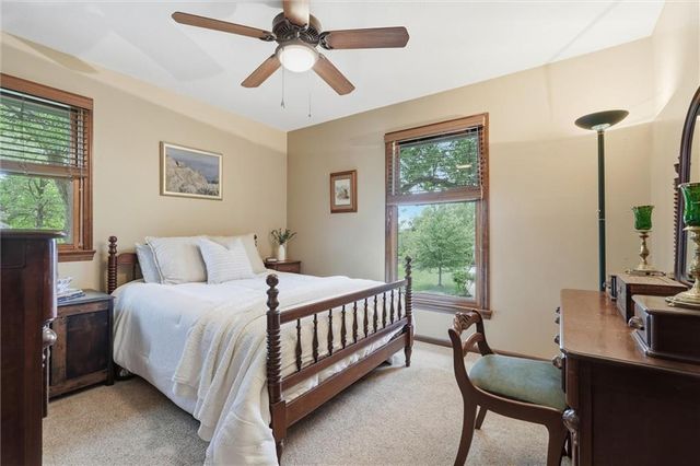 16537 Glenwood Street, Stilwell, KS 66085