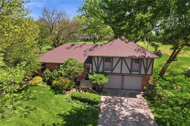 16537 Glenwood Street, Stilwell, KS 66085