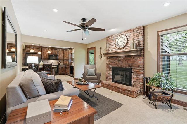 16537 Glenwood Street, Stilwell, KS 66085