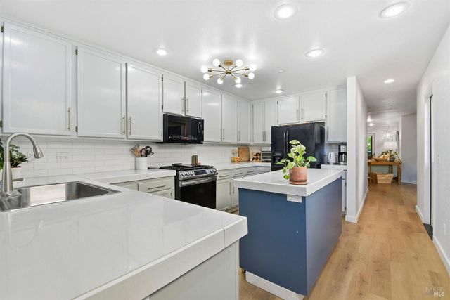 1536 Mission Blvd, Santa Rosa, CA 95409