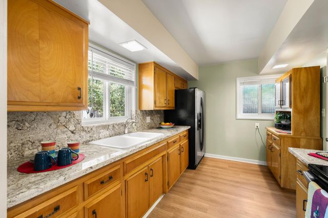 2365 Santa Anita Dr, Sacramento, CA 95825