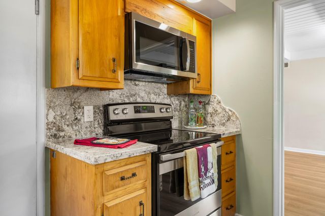2365 Santa Anita Dr, Sacramento, CA 95825