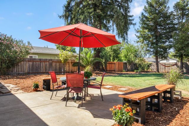 2365 Santa Anita Dr, Sacramento, CA 95825