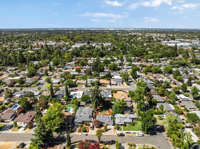 2365 Santa Anita Dr, Sacramento, CA 95825