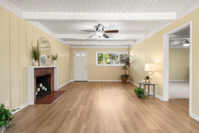 2365 Santa Anita Dr, Sacramento, CA 95825