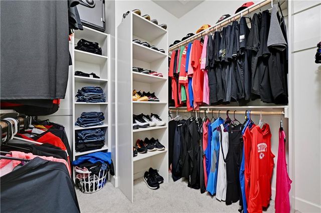 9008 N Lewis Avenue, Kansas City, MO 64157