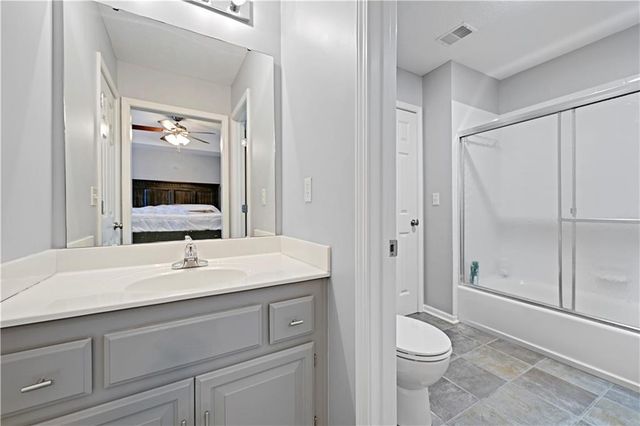 9008 N Lewis Avenue, Kansas City, MO 64157