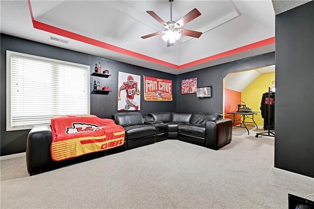 9008 N Lewis Avenue, Kansas City, MO 64157