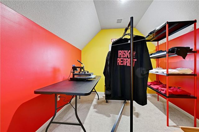 9008 N Lewis Avenue, Kansas City, MO 64157