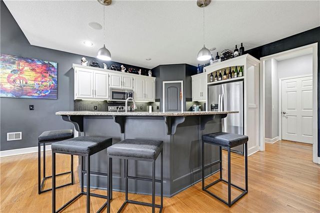 9008 N Lewis Avenue, Kansas City, MO 64157