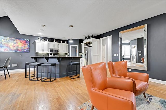 9008 N Lewis Avenue, Kansas City, MO 64157