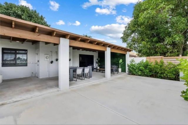 2871 NW 204th Ln, Miami Gardens, FL 33056