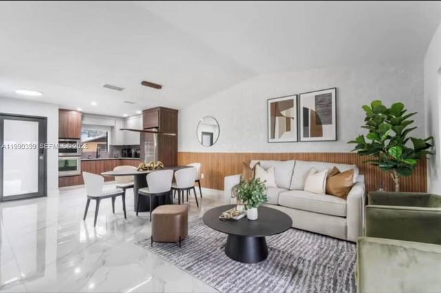 2871 NW 204th Ln, Miami Gardens, FL 33056