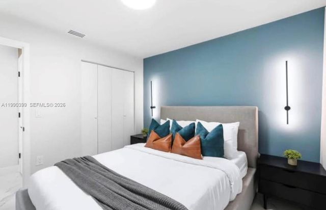 2871 NW 204th Ln, Miami Gardens, FL 33056