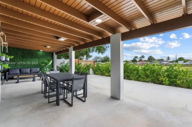 2871 NW 204th Ln, Miami Gardens, FL 33056