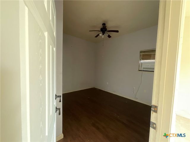 515 E French Street, Cuero, TX 77954