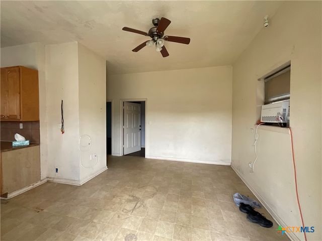 515 E French Street, Cuero, TX 77954