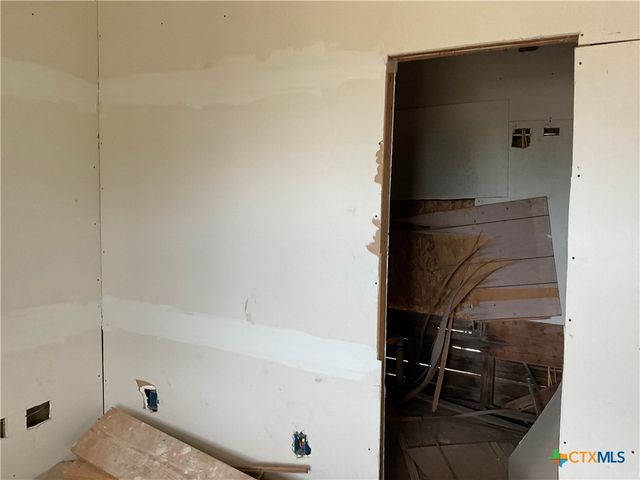 515 E French Street, Cuero, TX 77954