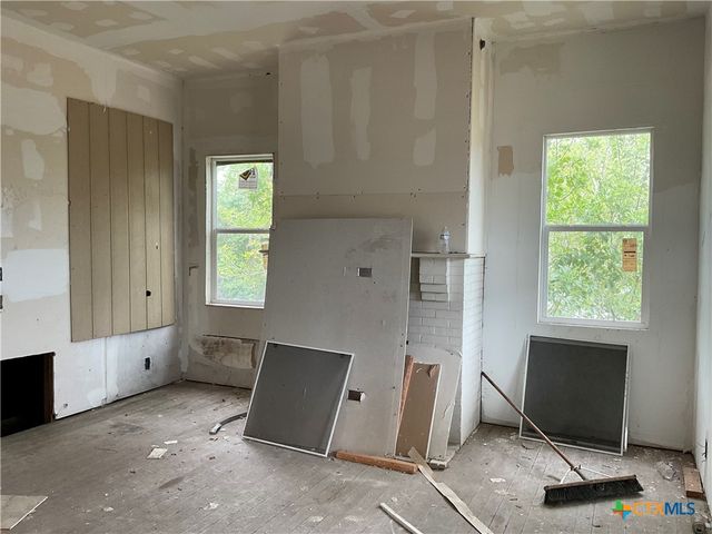 515 E French Street, Cuero, TX 77954